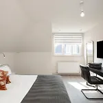 Luxury 3 Bedroom Flat 5 Min To Tube Station