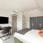 Luxury 3 Bedroom Flat 5 Min To Tube Station